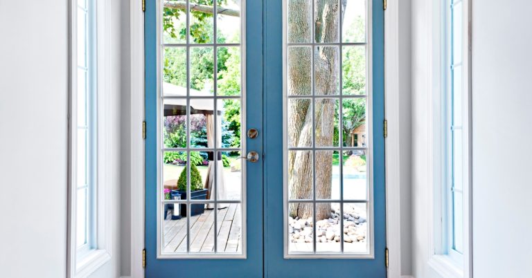 Entry Door with Sidelight: Enhancing Beauty and Functionality at Your Home’s Entrance